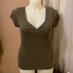 Cute shirt with buttons